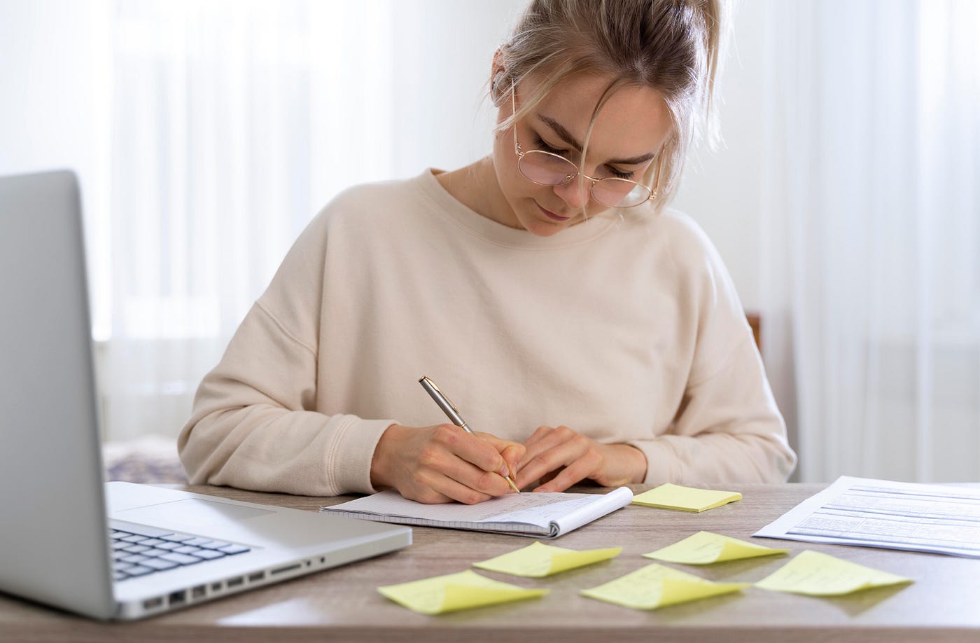 Top Benefits of Using Academic Writing Services for Students